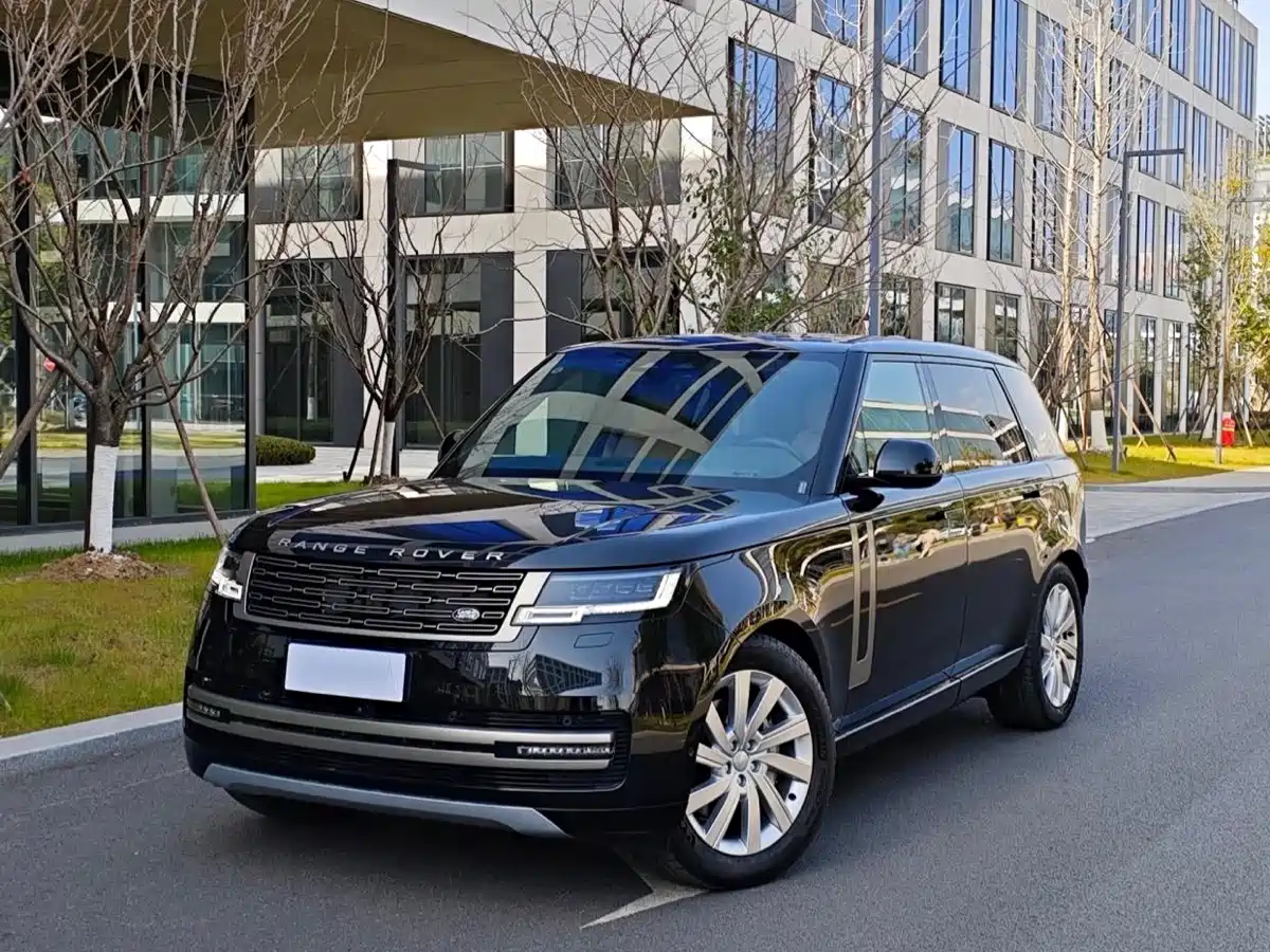 Land Rover Range Rover 2026 Model 3.0 L6 400PS SE Long Wheelbase Version