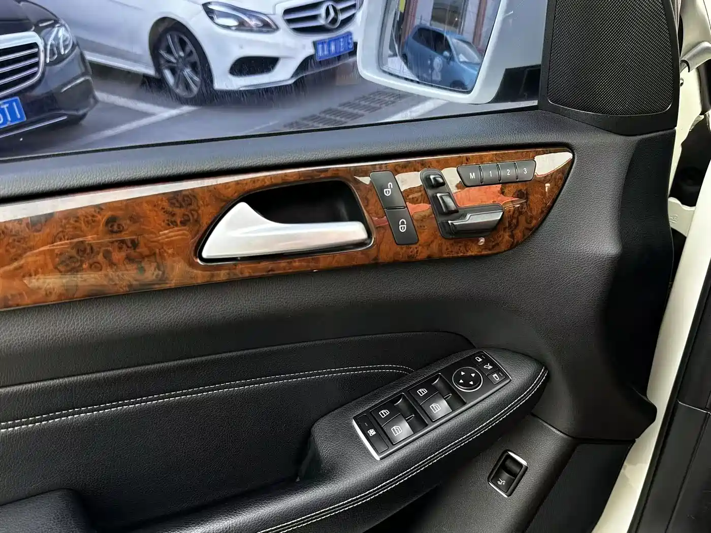 Mercedes-Benz M-Class 2012 Model ML 350 Luxury фото 18