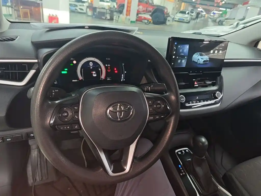 صورة 10 - Toyota Corolla