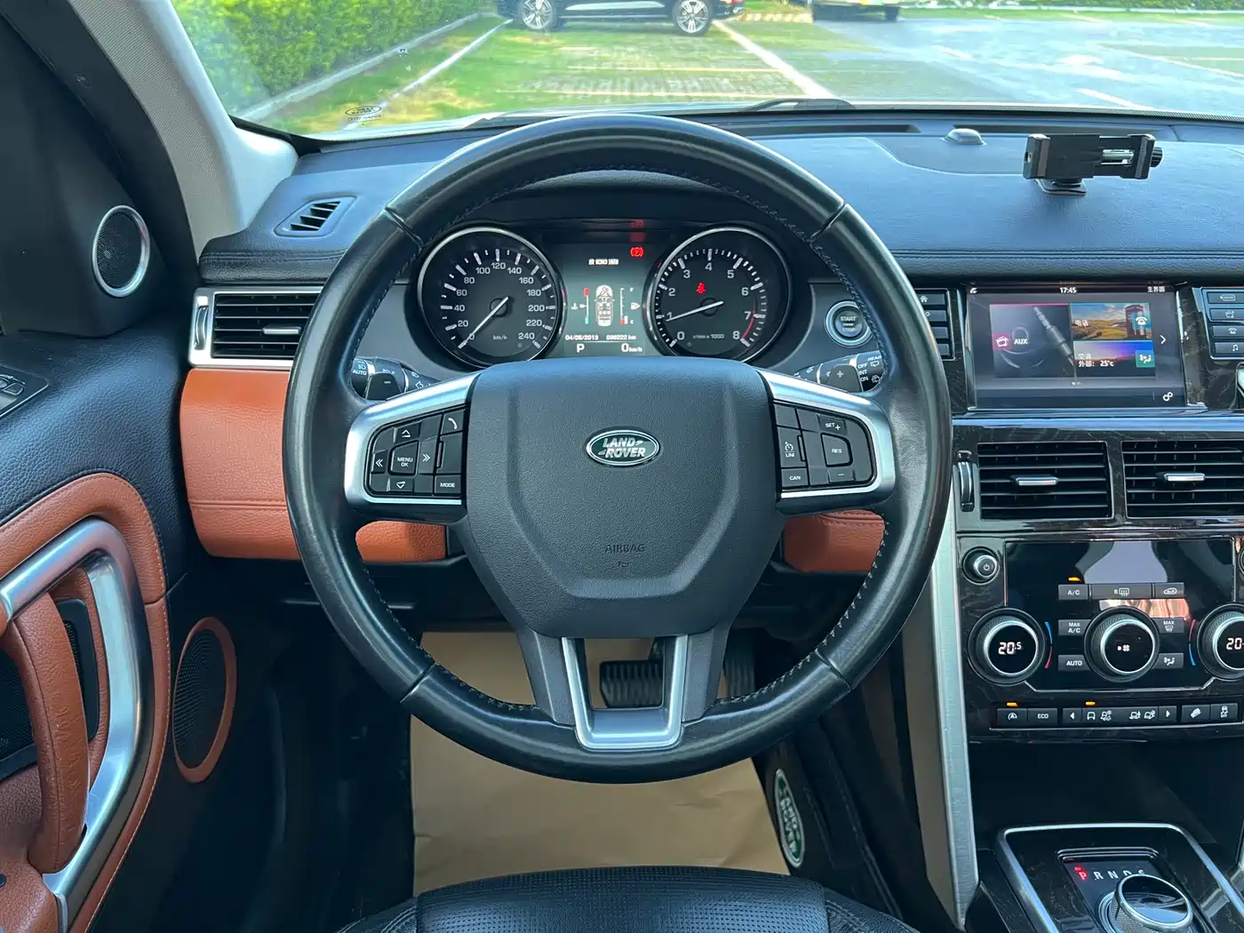 Land Rover Discovery Sport 2016 2.0T SE фото 14