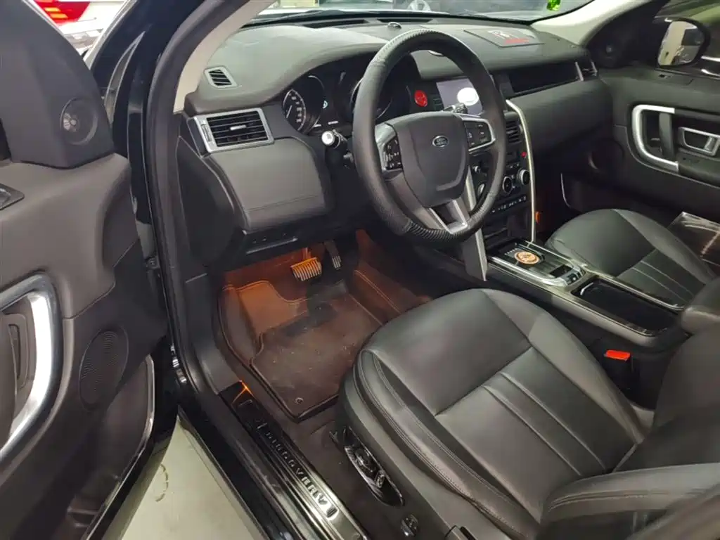 Land Rover Discovery Sport 2018 240PS HSE Edition фото 16
