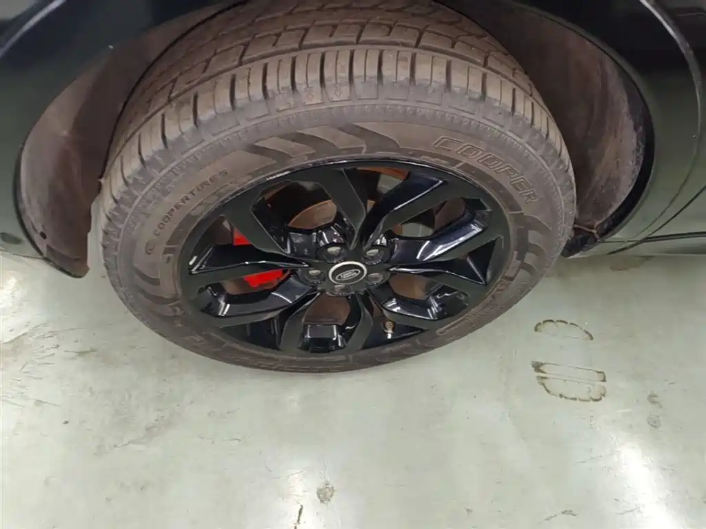 Land Rover Discovery Sport 2018 240PS HSE Edition фото 23