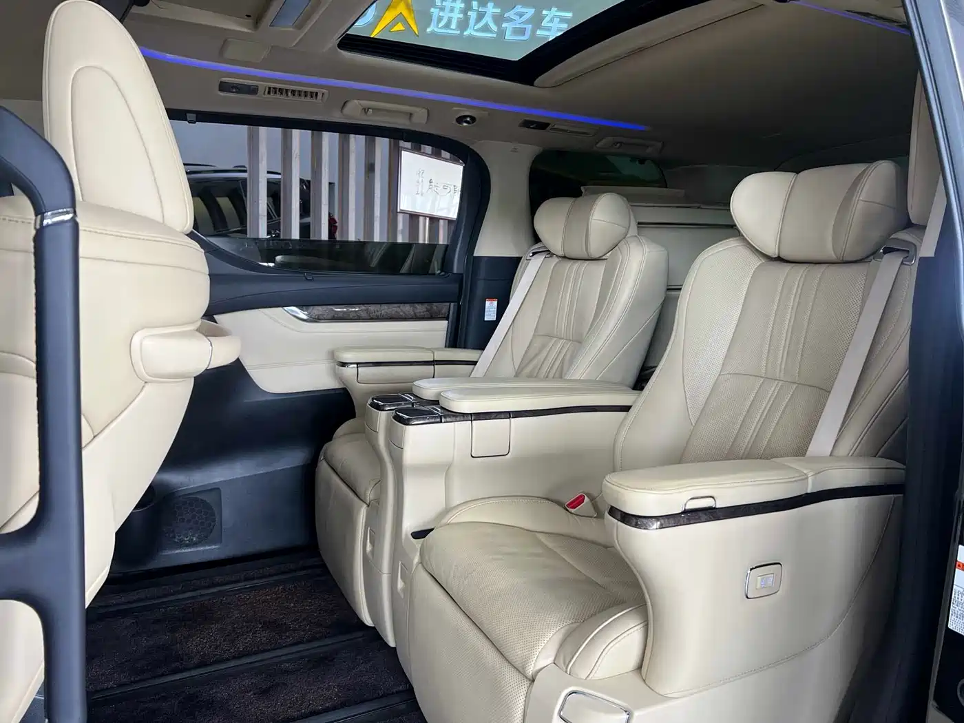 Toyota Vellfire 2020 2019 Hybrid 2.5L HV Premium Edition