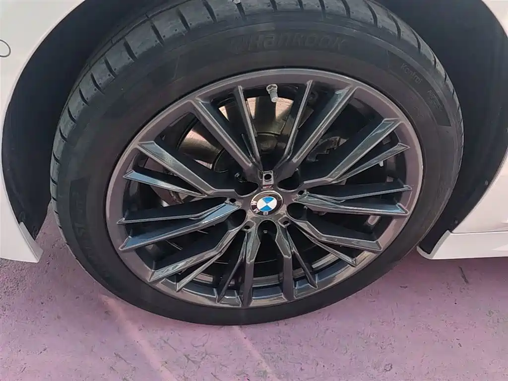 BMW 3 Series 2024 325i M Sport Shadowline Package фото 23