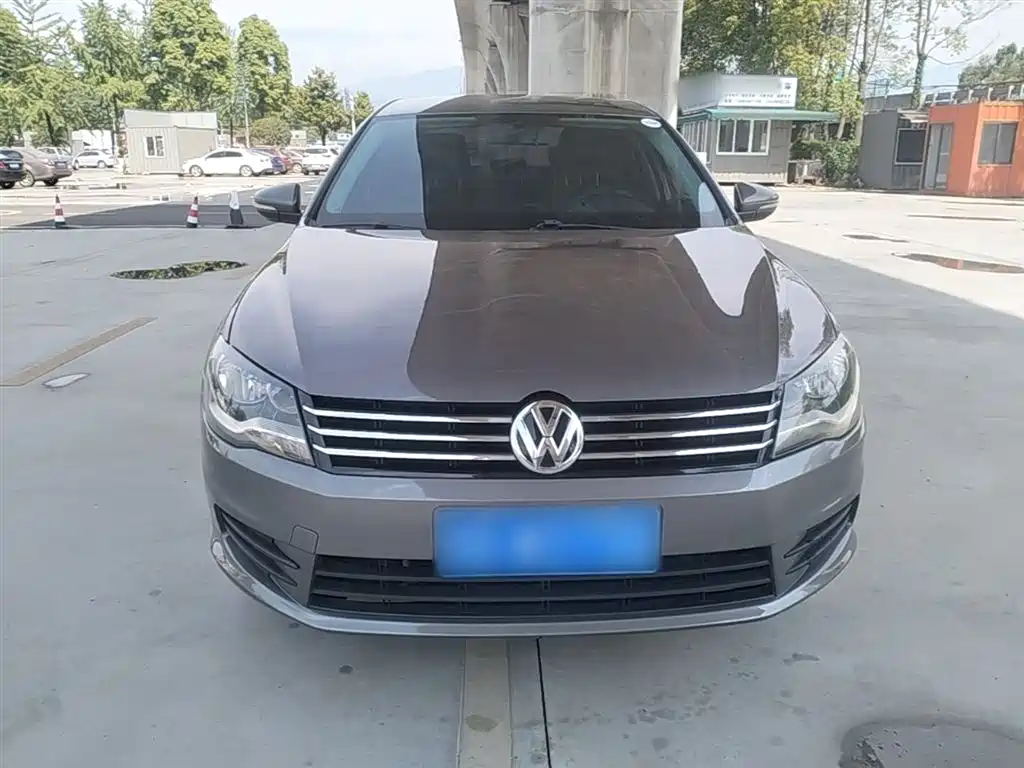 Volkswagen Bora 2014 1.6L Automatic Fashion Edition фото 3