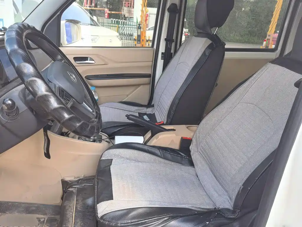 Changan Kuayue Kuayue Star V7 EV 2024 2024 Model 251km Hatchback Luxury 9-seater