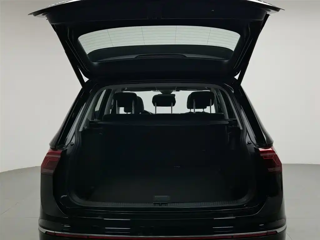 Volkswagen Tiguan L PHEV 2023 430PHEV Plug-in Hybrid Premium фото 16