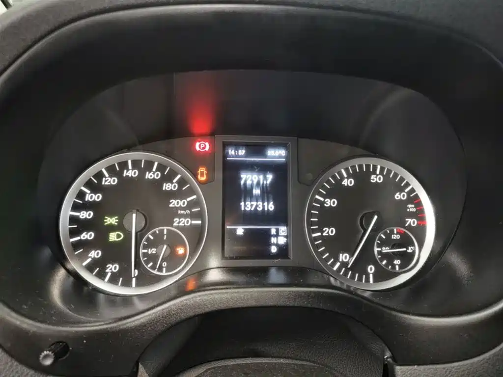 Mercedes-Benz Vito 2016 2.0T Elite Edition фото 12