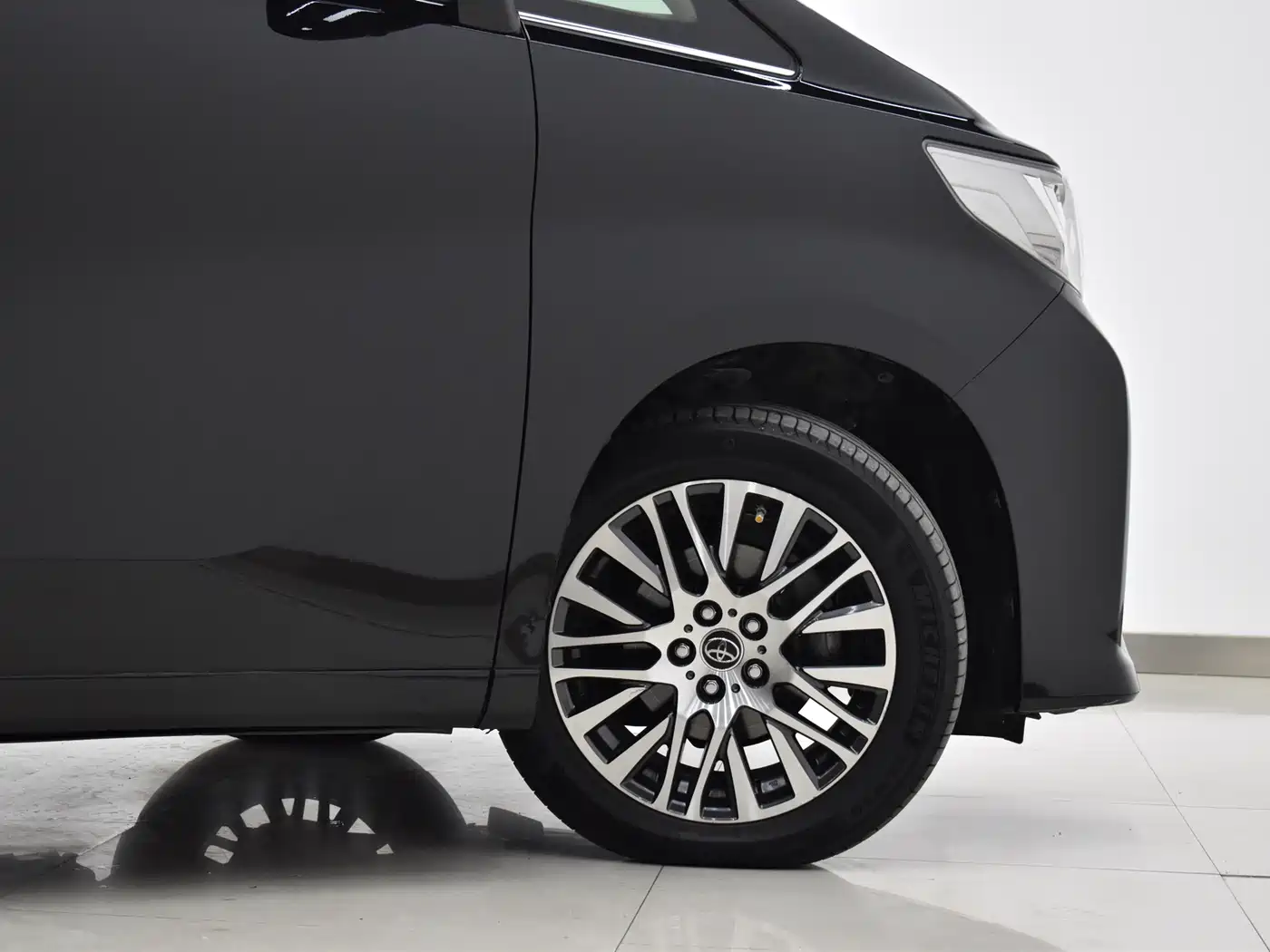 Toyota Alphard 2015 3.5L Luxury Edition фото 17