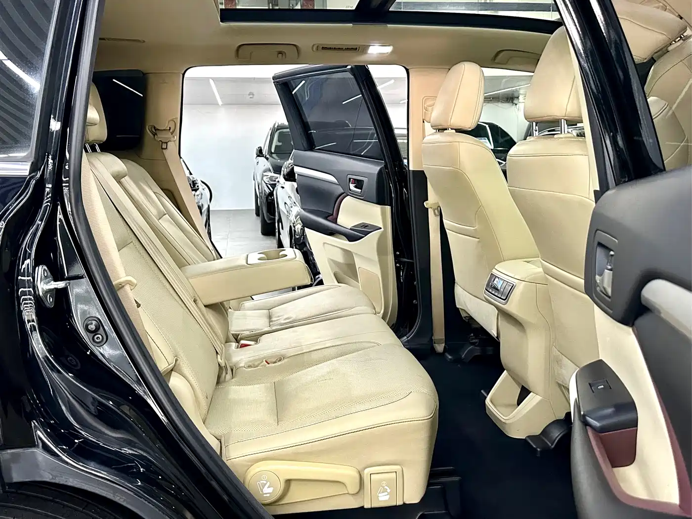 Toyota Highlander 2017 2.0T 4WD Premium 7-Seater фото 24
