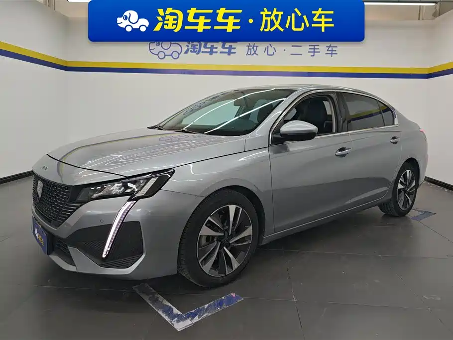Peugeot 408 2022 1.6T Light Chaser Edition