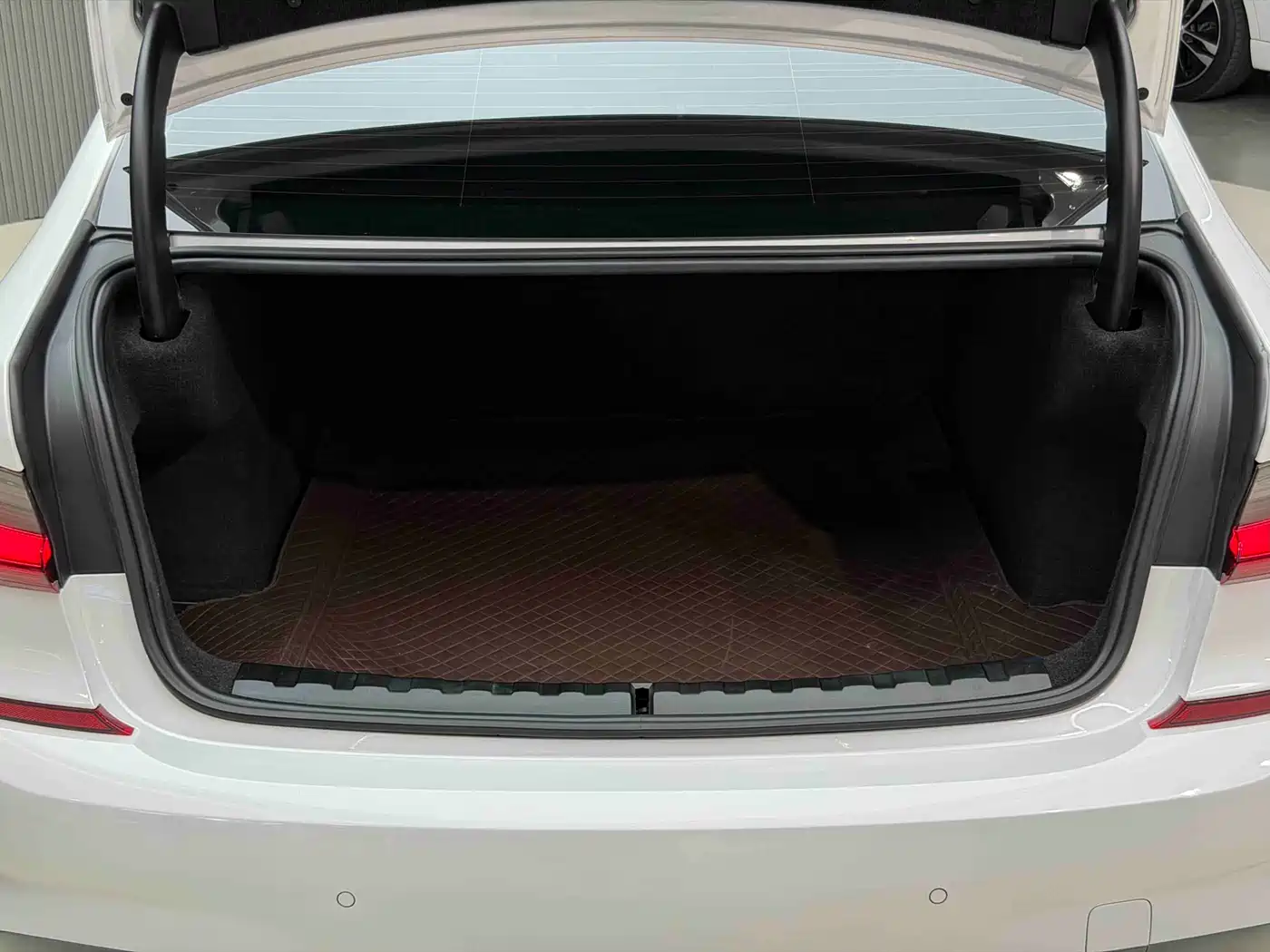 BMW 3 Series 2022 Facelift 320Li M Sport Package фото 18