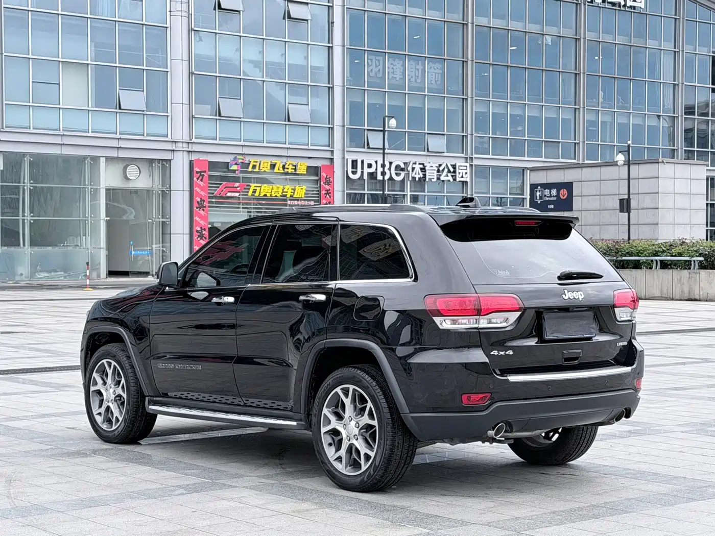JEEP GRAND CHEROKEE