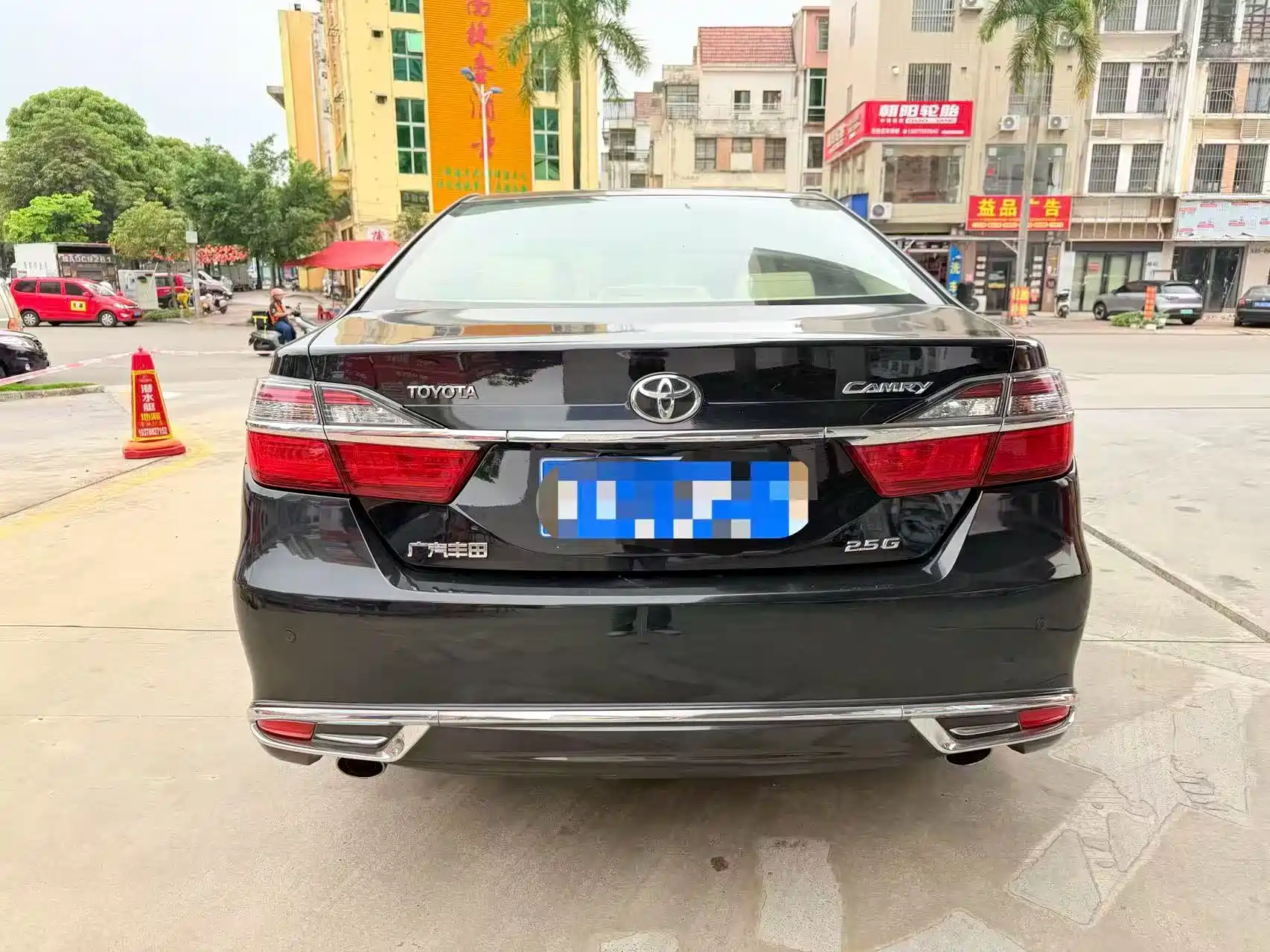 Photo 5 - Toyota Camry