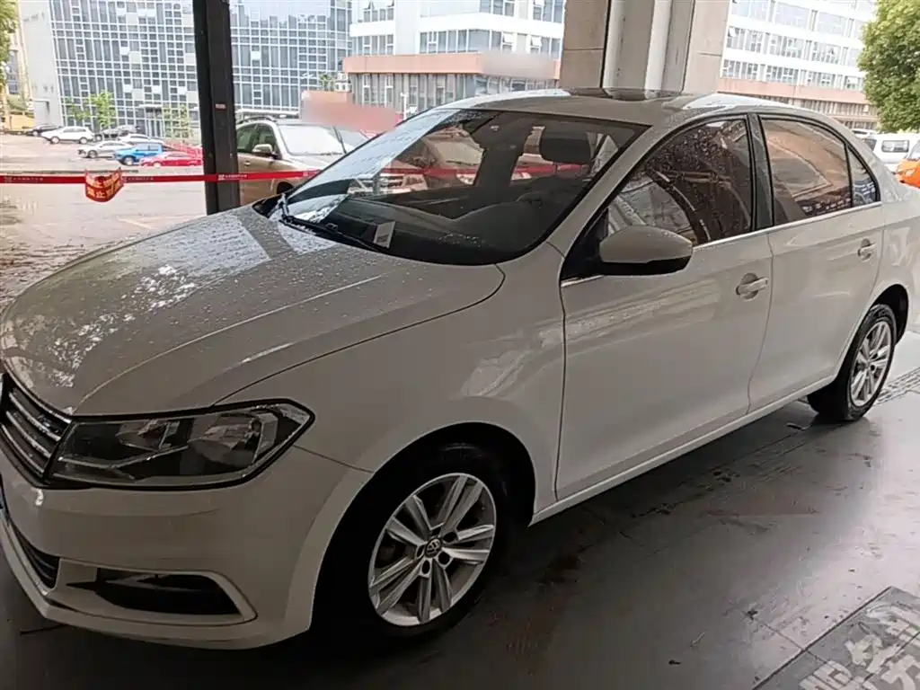Photo 2 - Volkswagen Santana