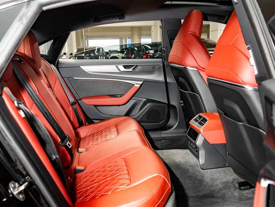 Audi A7L 2024 45 TFSI quattro Black Warrior Edition фото 22