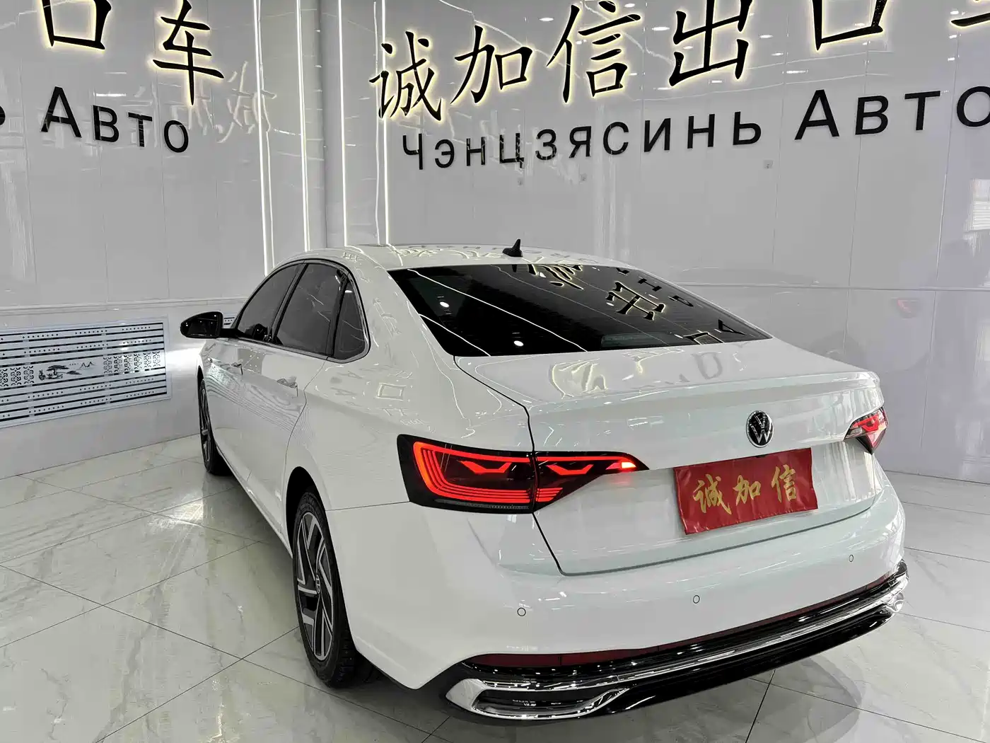 Volkswagen Sagitar 2023 280TSI DSG Surpass Plus Edition фото 4