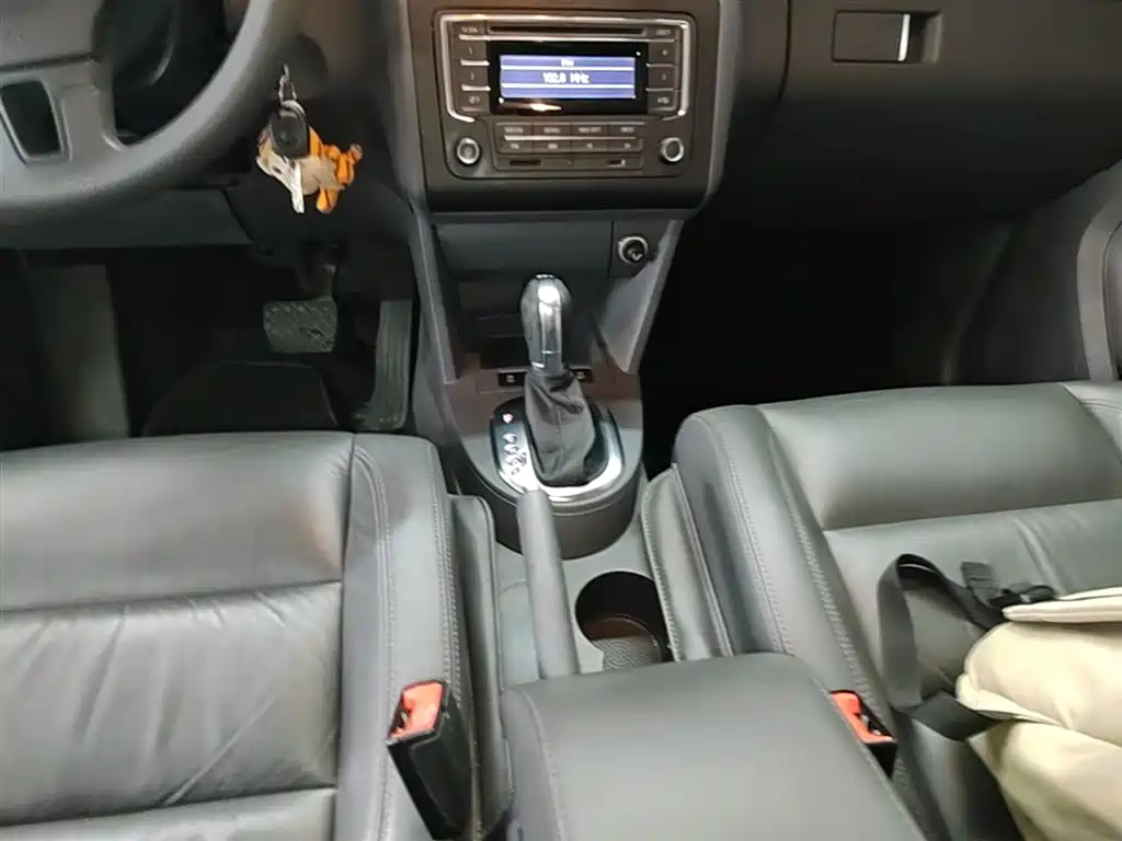 Volkswagen Touran 2015 1.4T DSG Comfort Edition 5-seater фото 14