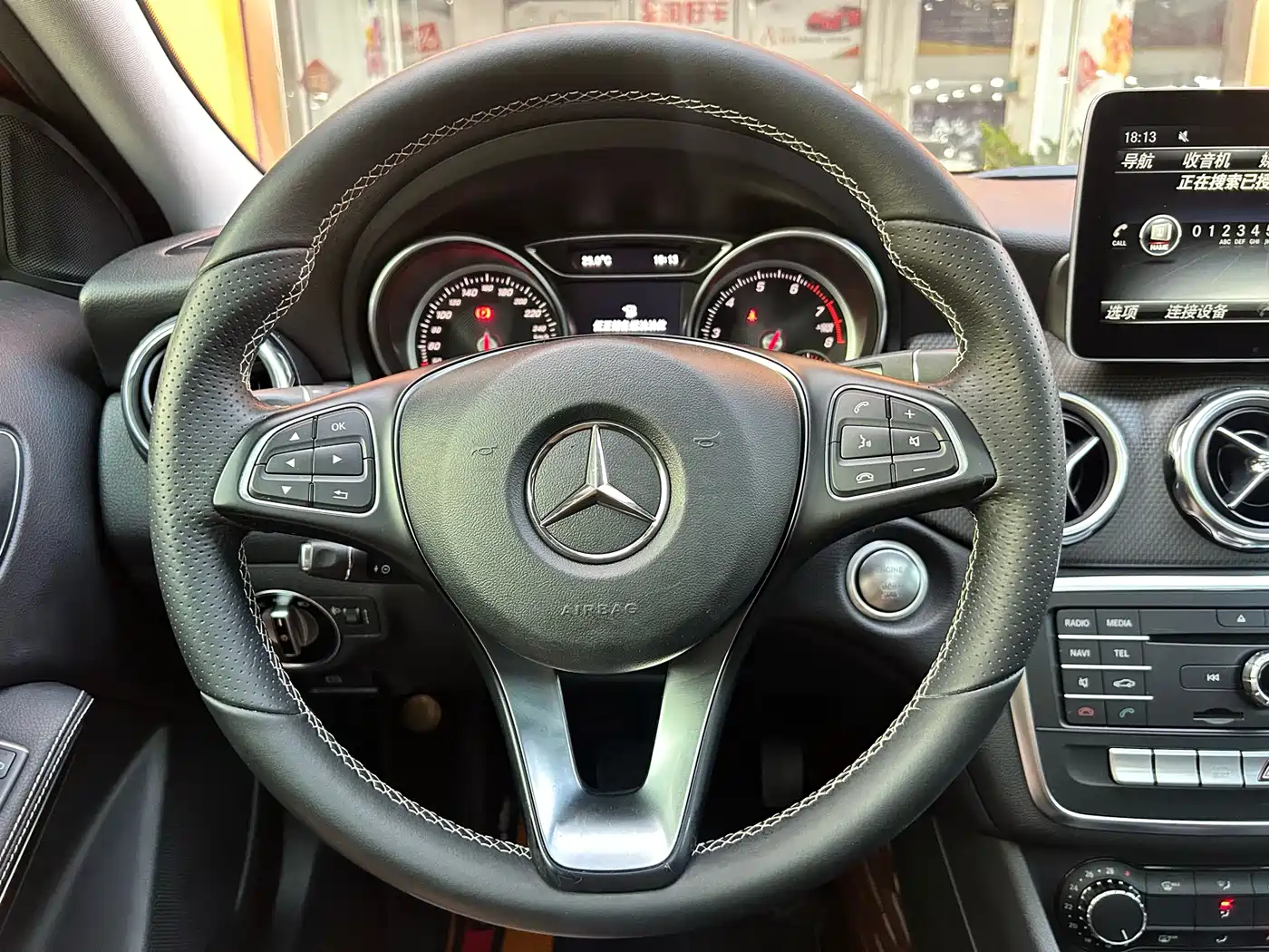 Mercedes-Benz GLA 2017 GLA 200 Dynamic фото 21
