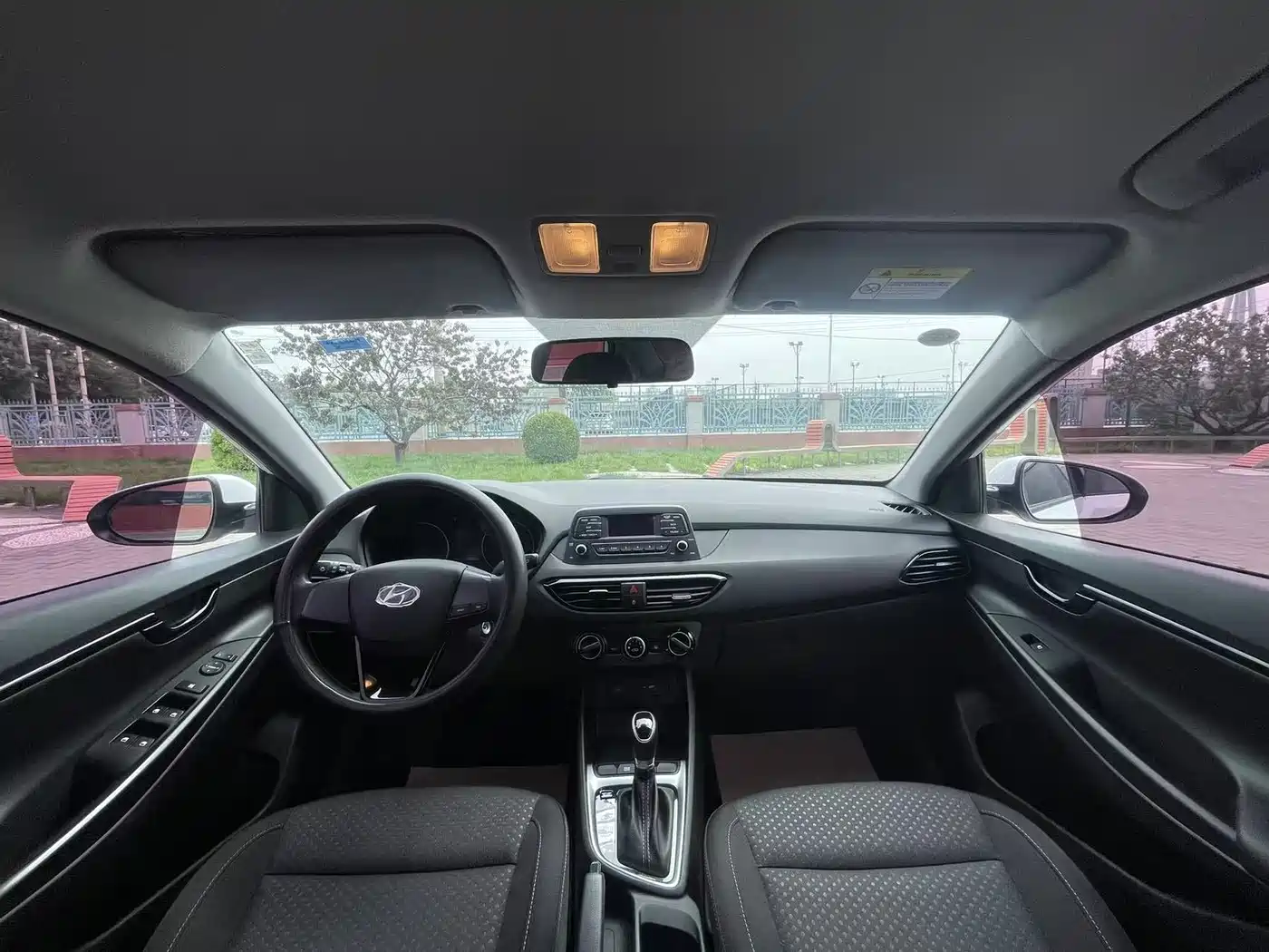 Hyundai Elantra 2020 1.6L Auto GL Pleasing Edition фото 15