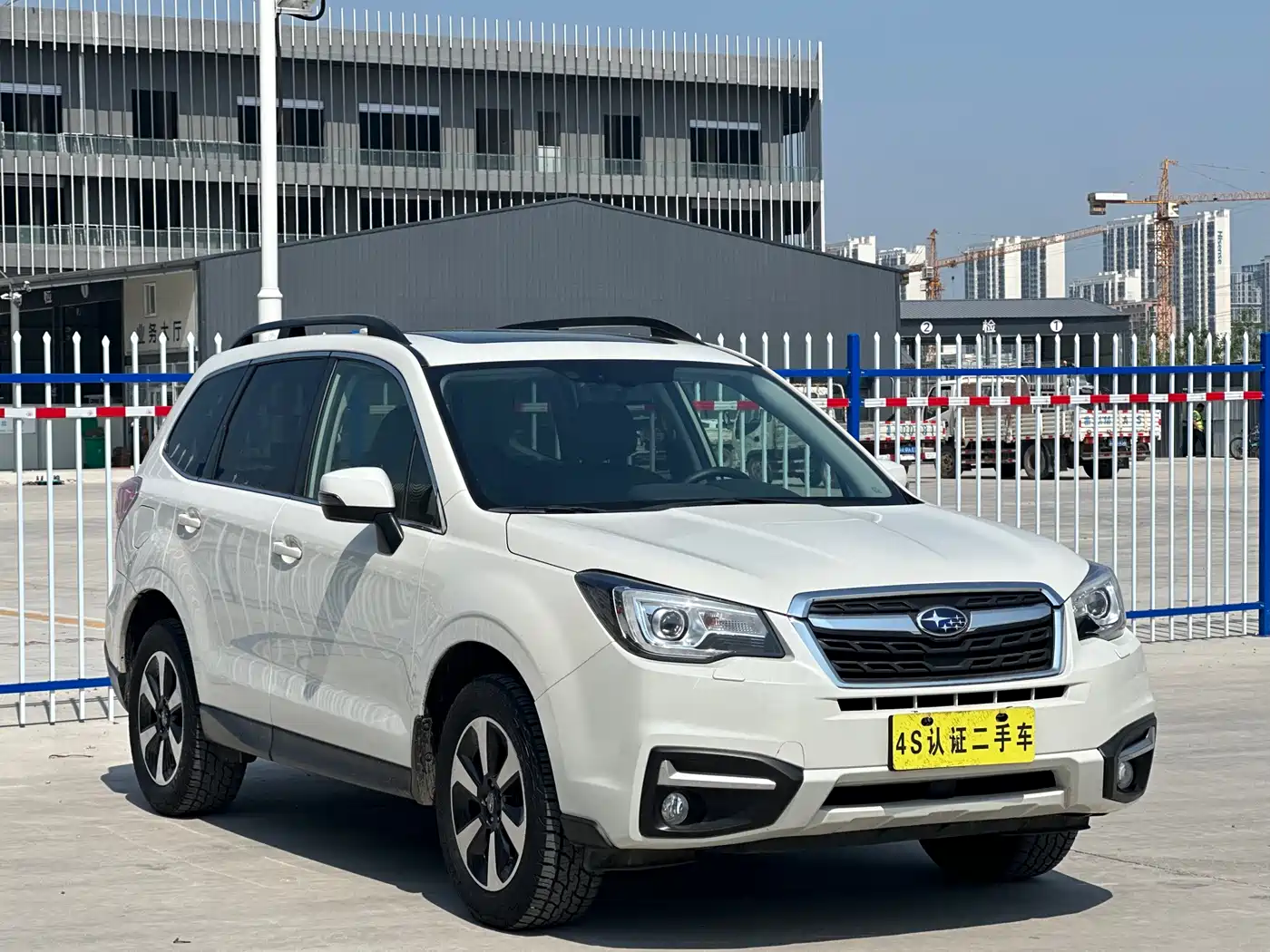 Subaru Forester 2016 2.5i Luxury Navigation Edition фото 3