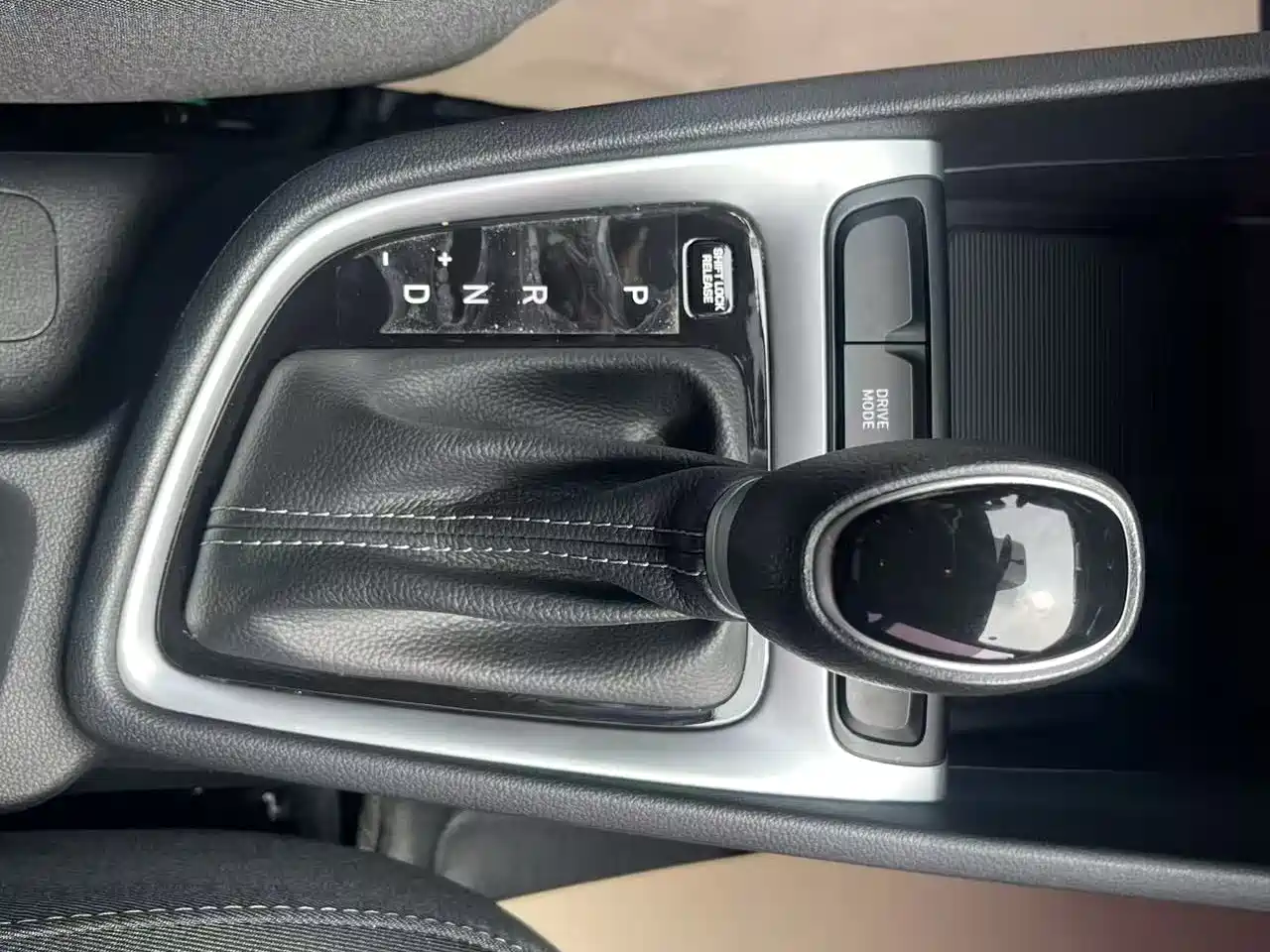 Hyundai Elantra 2020 1.6L Auto GL Pleasing Edition фото 18