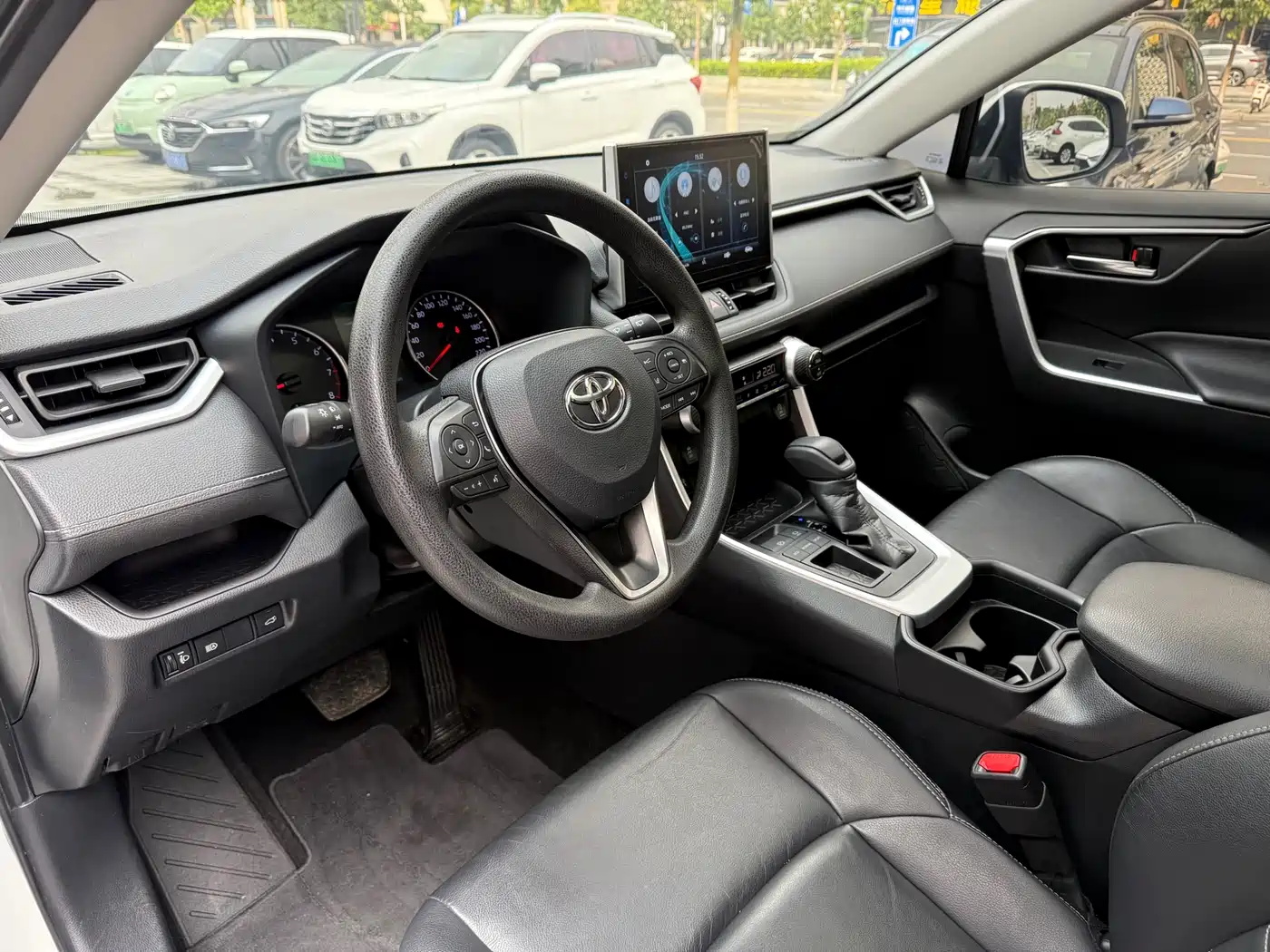 Toyota Wildlander 2021 2.0L CVT 2WD Luxury Edition фото 12