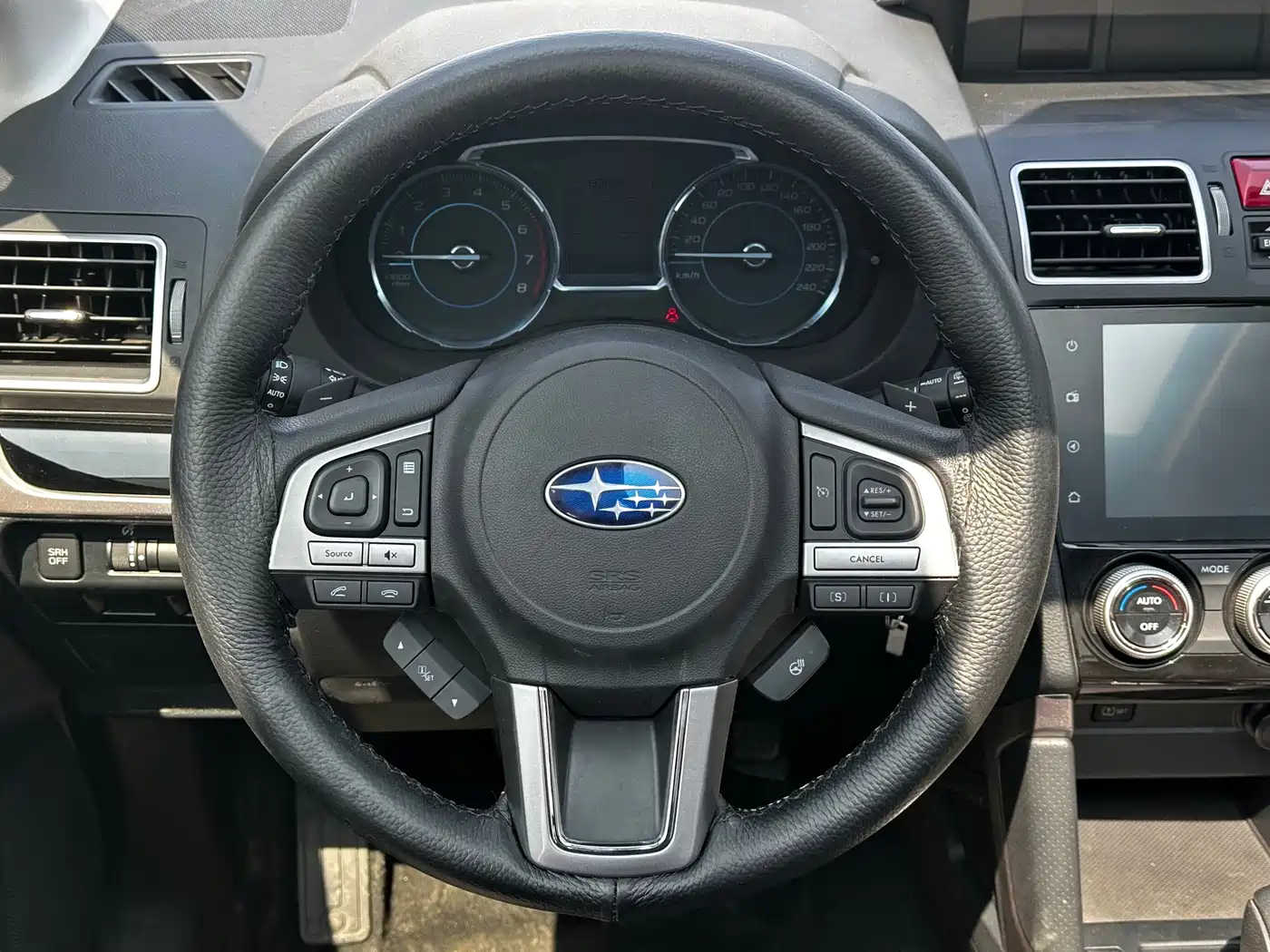 Subaru Forester 2016 2.5i Luxury Navigation Edition фото 19