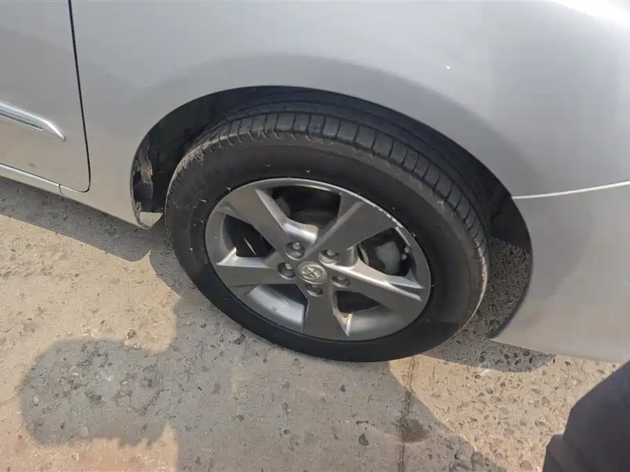 Toyota Corolla 2012 Styling Edition 1.8L CVT GL-i фото 6