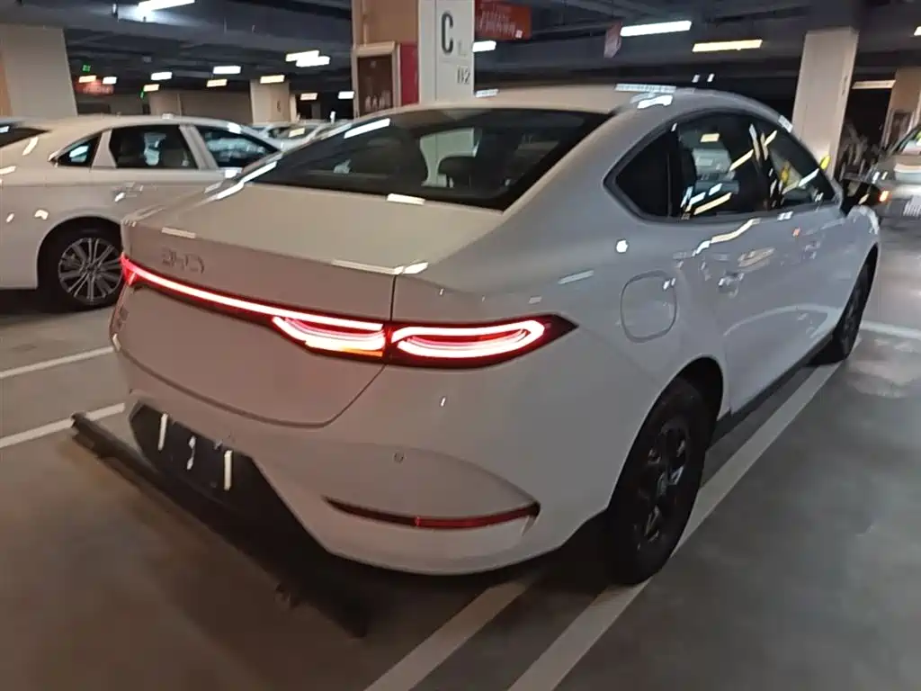 BYD Qin PLUS 2026 DM-i Smart Edition 128KM Progressive фото 7