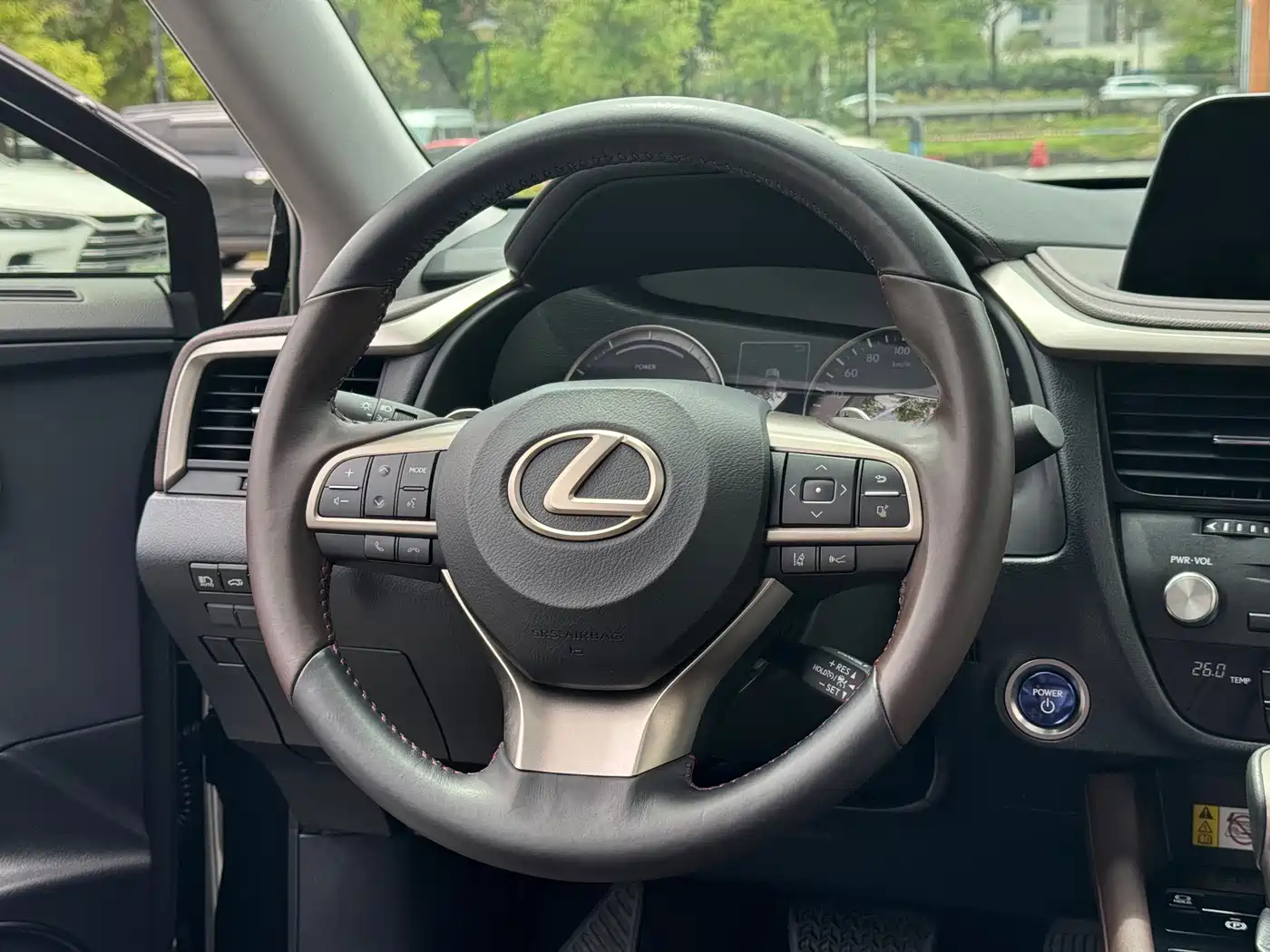 Photo 10 - Lexus RX