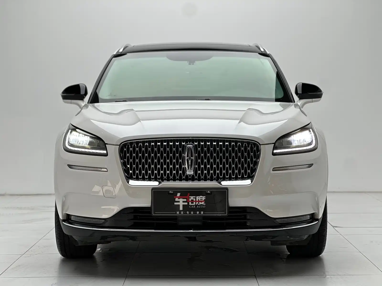 صورة 2 - Lincoln Corsair
