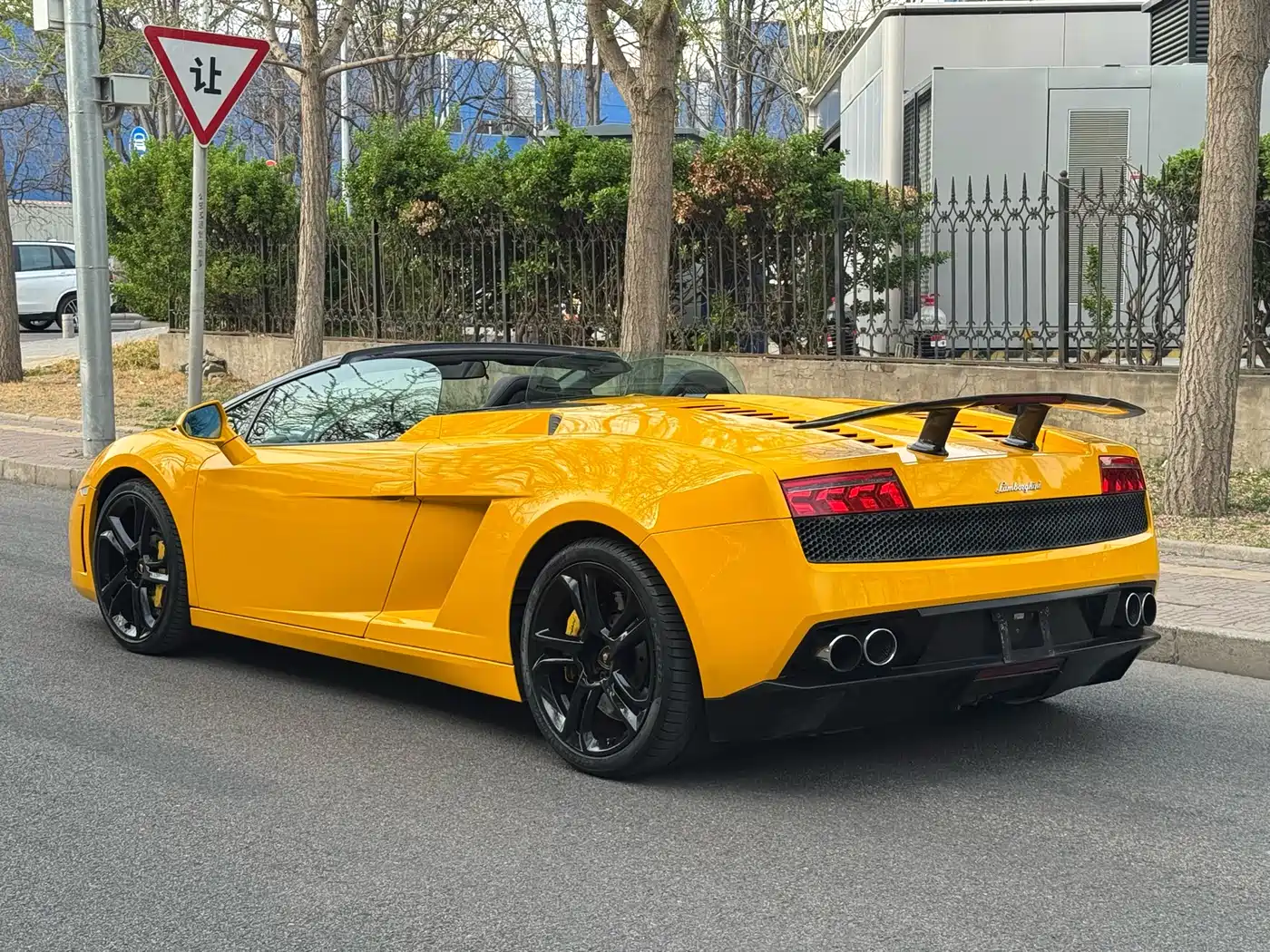 Lamborghini Gallardo 2009 Lamborghini LP 560-4 Spyder фото 9