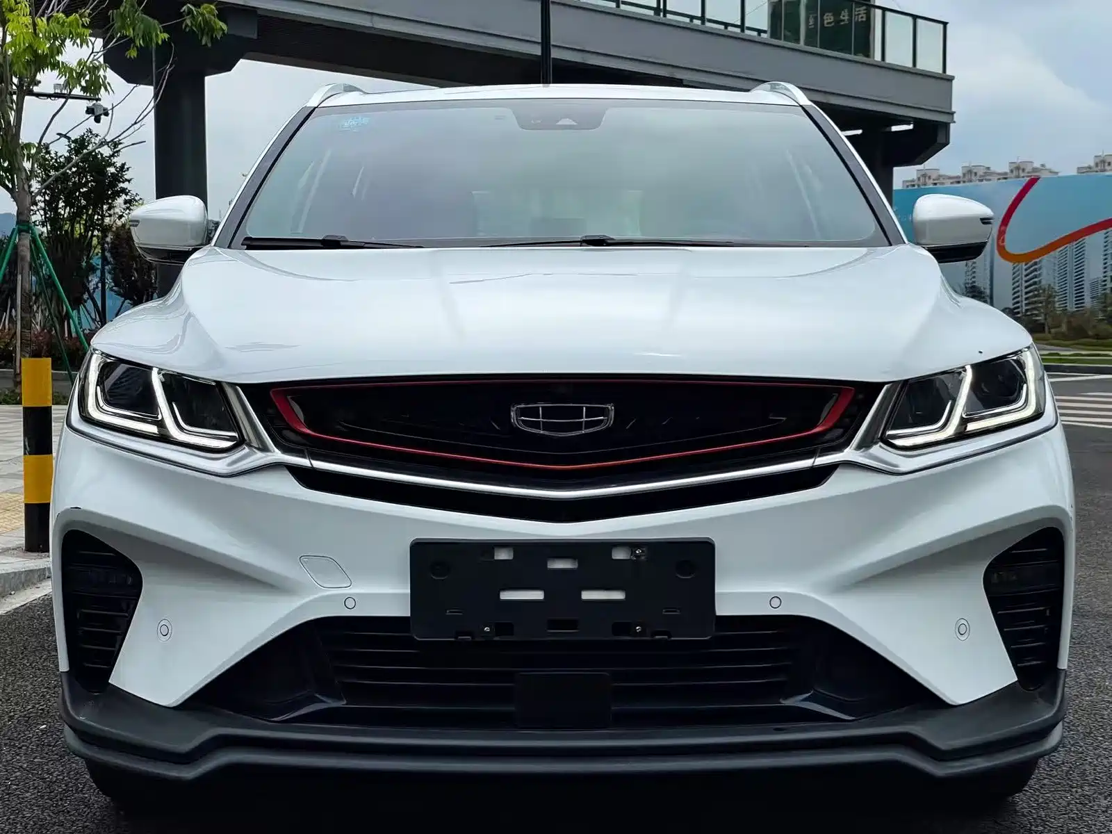 Фото 1 - Geely Coolray
