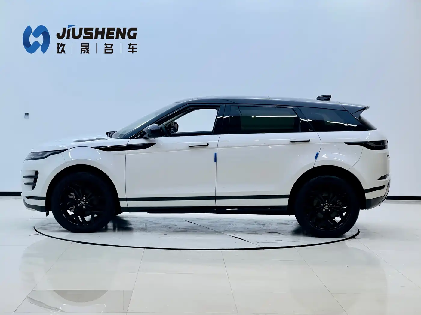 Land Rover Range Rover Evoque 2023 Range Rover Evoque L 249PS Luxury Edition фото 2