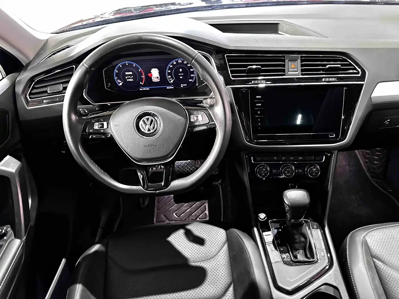 Volkswagen Tiguan L 2020 330TSI Auto 2WD Panorama Comfort China VI фото 10