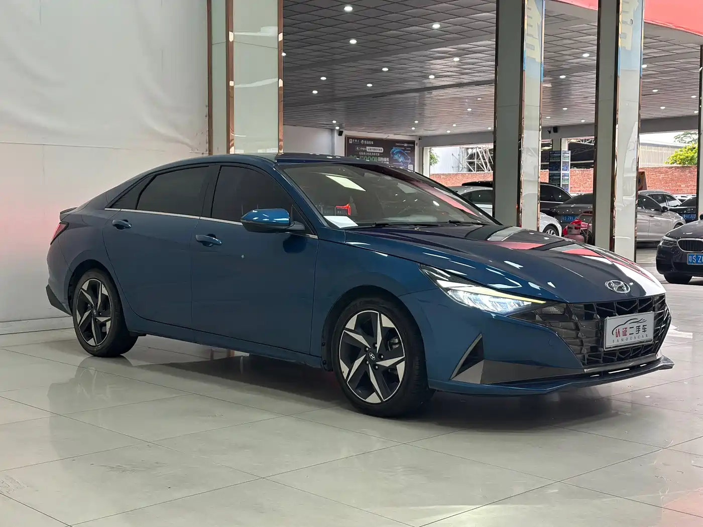Hyundai Elantra 2021 240TGDi DCT LUX Premium Edition фото 3