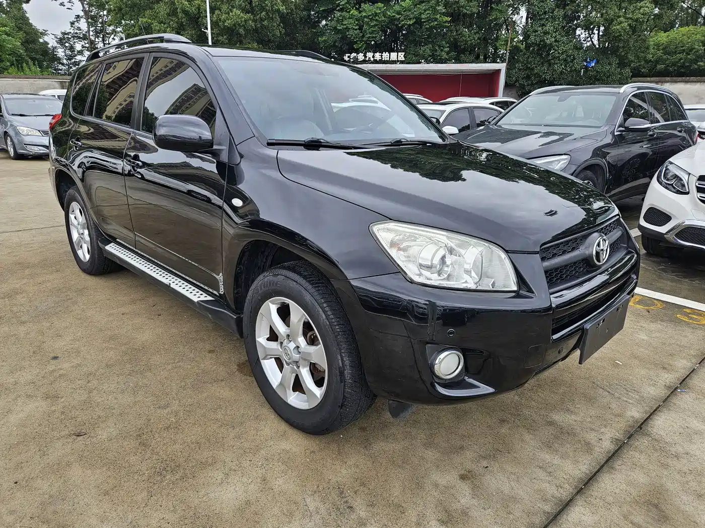 Photo 3 - Toyota RAV4 Rongfang
