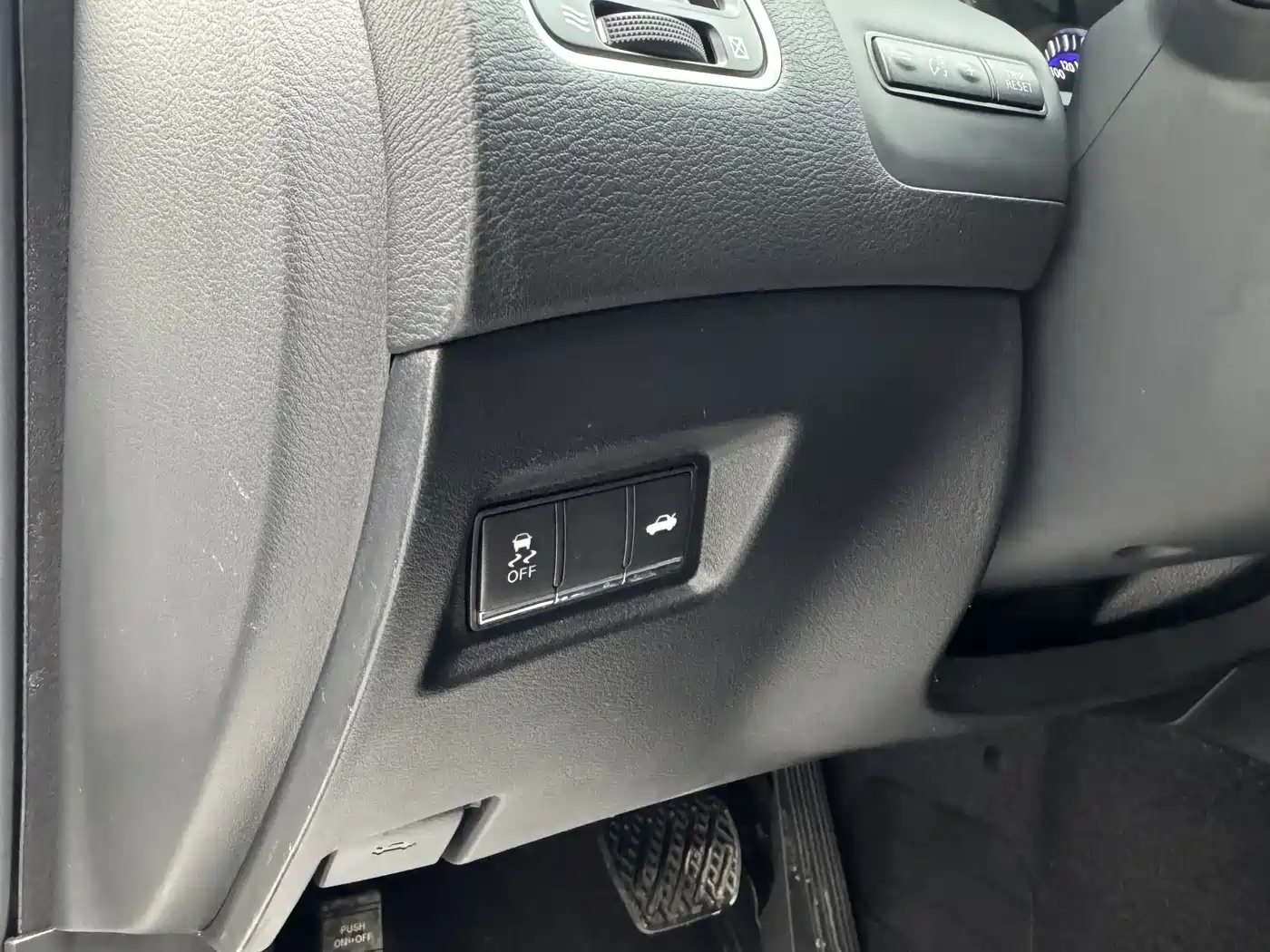 Infiniti Q50 2017 2014 3.7L Comfort Edition