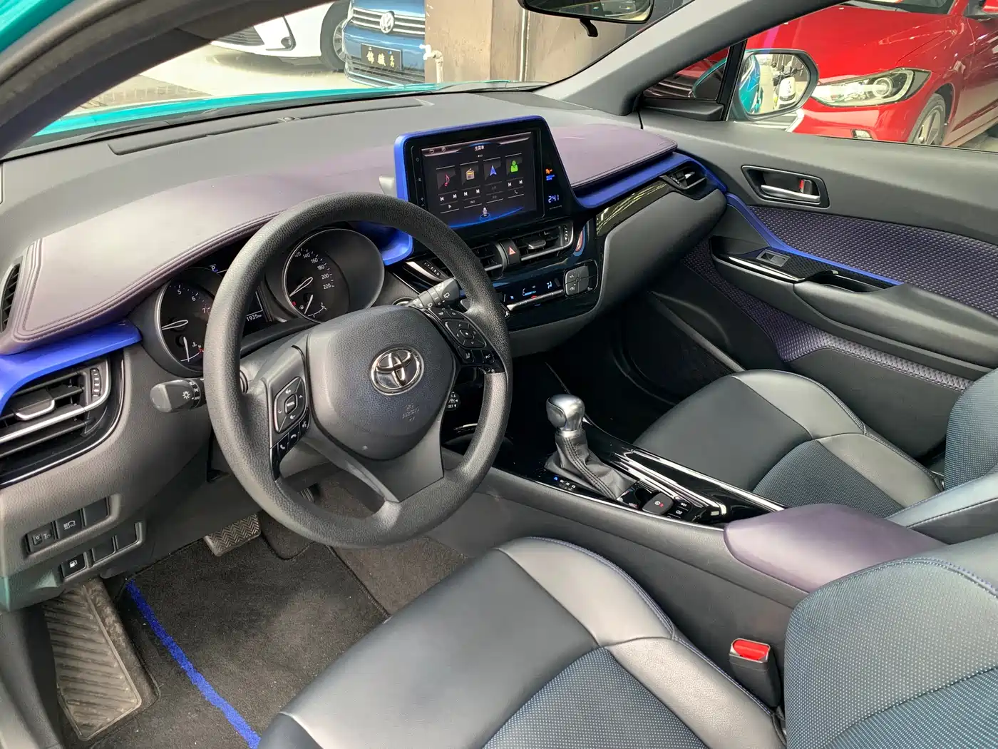 Toyota C-HR 2020 Model 2.0L Leading фото 8