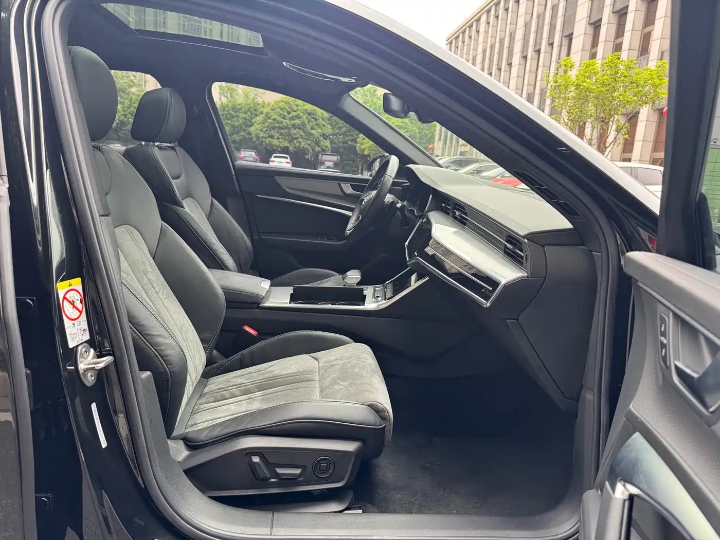 Audi A6L 2021 40 TFSI Luxury Sport фото 21