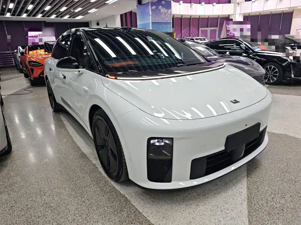 Фото 4 - Li Auto i6