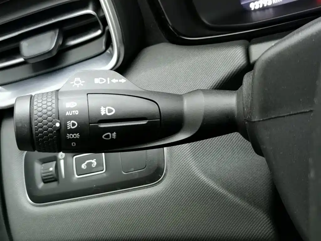 Lynk & Co 01 2017 2.0T AWD Time Limited Edition фото 21