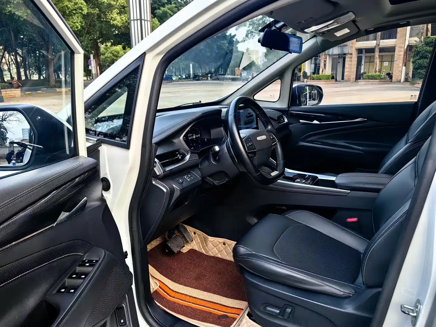 SAIC MAXUS CHASE G50