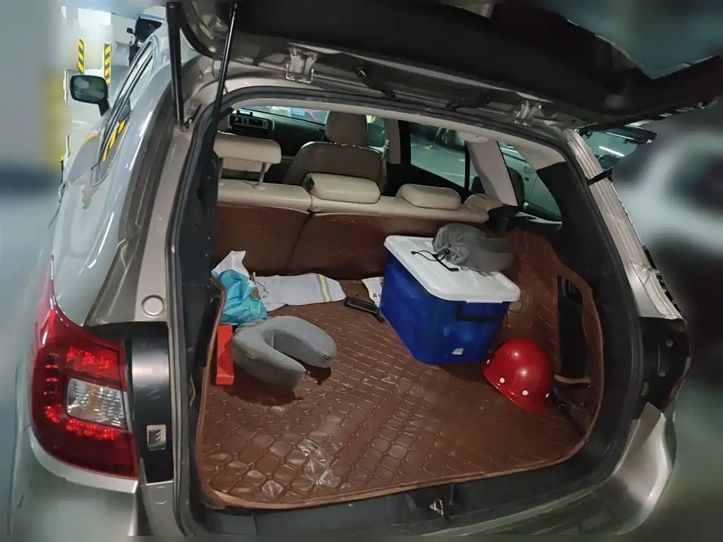 Subaru Outback 2015 2.5i Luxury Navigation Edition фото 10