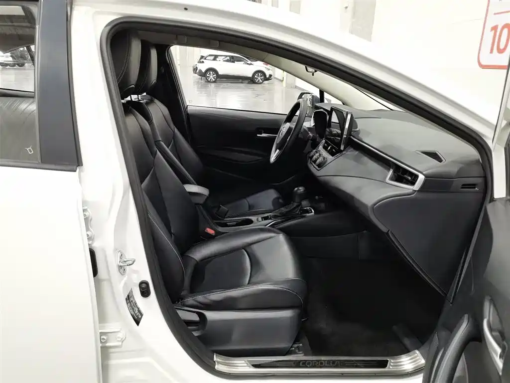 Toyota Corolla 2019 1.2T S-CVT GL Pioneer Edition фото 23