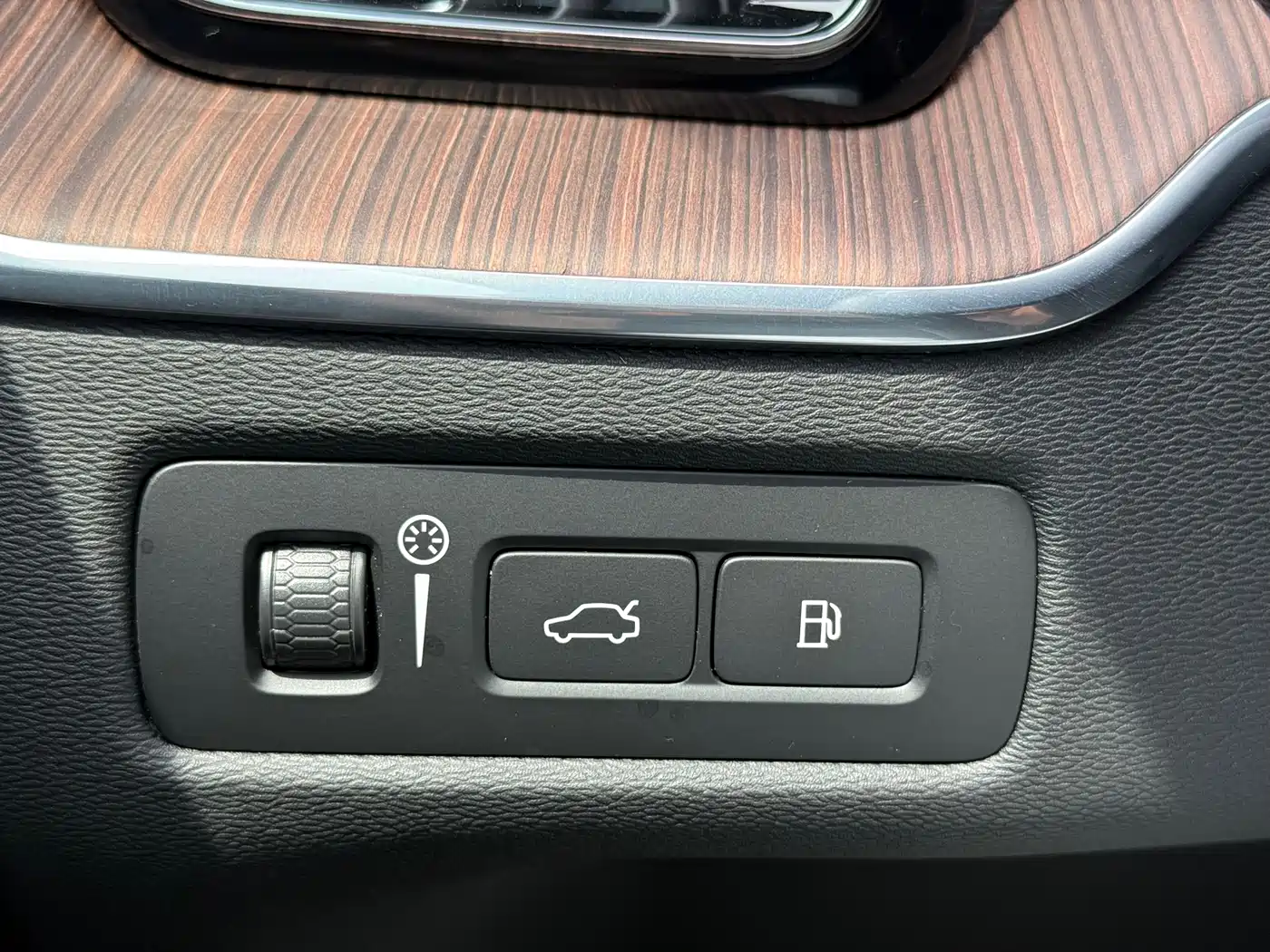 VOLVO XC60 PLUG-IN HYBRID