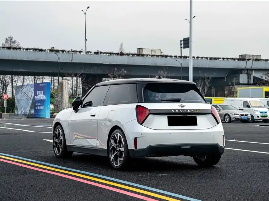 MINI ELECTRIC  COOPER