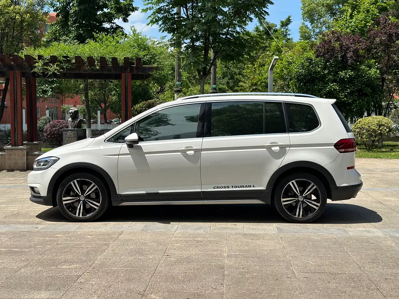 Volkswagen Touran 2018 Touran L 280TSI DSG Cross Edition 6-seater China VI фото 12