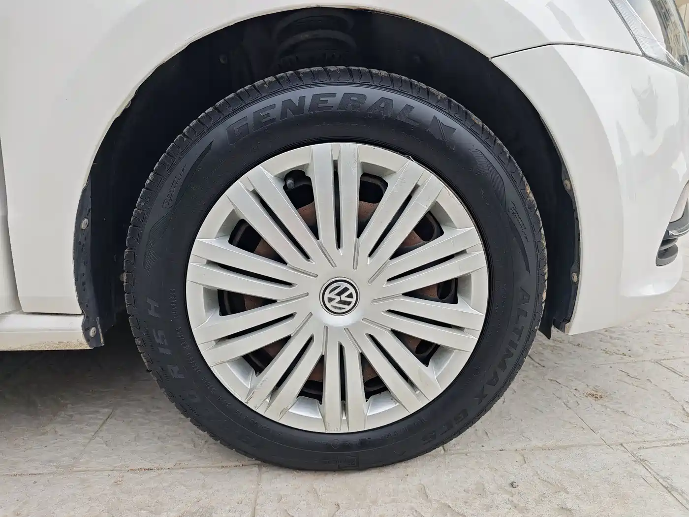 Volkswagen Polo 2016 1.6L Automatic Comfort фото 16